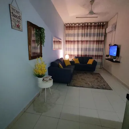 Bunga Homestay Klia Sepang Exterior photo